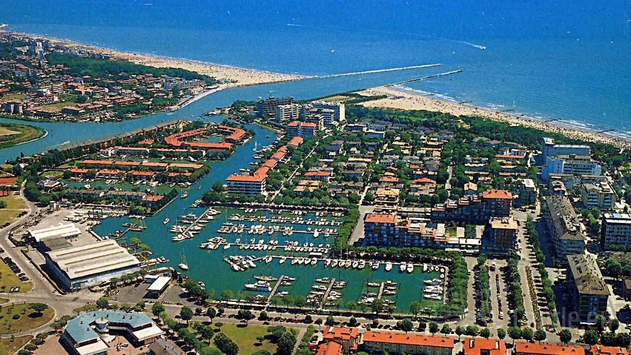 Apartamento Bright Studio With Stunning Terrace Porto Santa Margherita di Caorle Itália