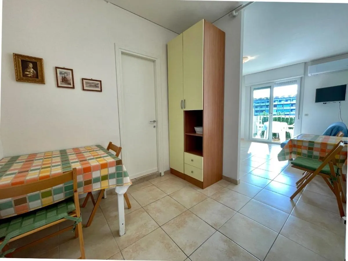 Bright Studio With Stunning Terrace Porto Santa Margherita di Caorle Itália